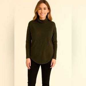Like New USA Green Turtleneck Sweater